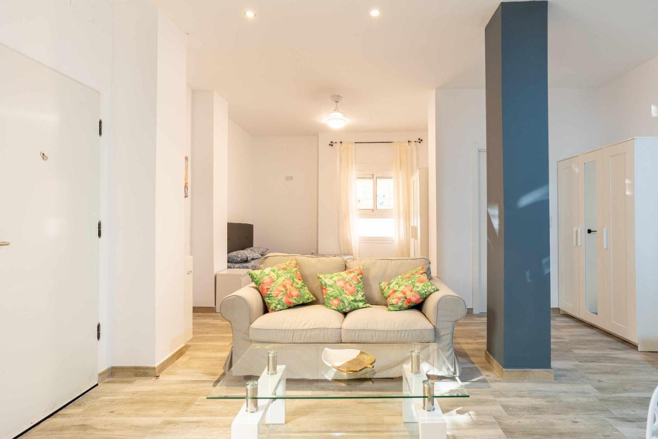 VIALIA SUITES 2 Cinema Málaga Esterno foto